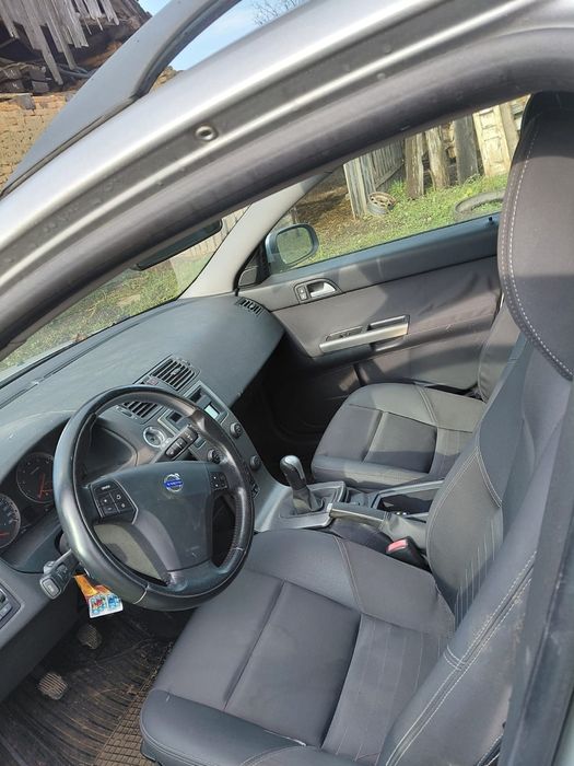 Vand volvo V 50 pentru piese schimb  masina functionala fara acte