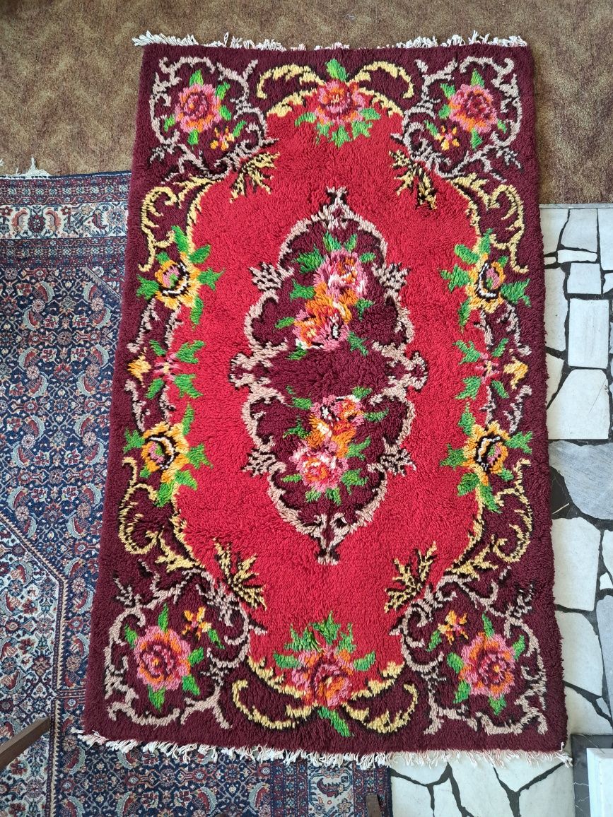 Китеник цветен красив