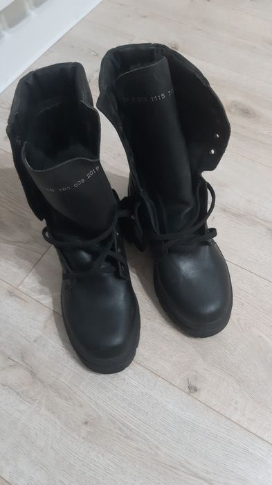 Продам зимние берцы размер 38