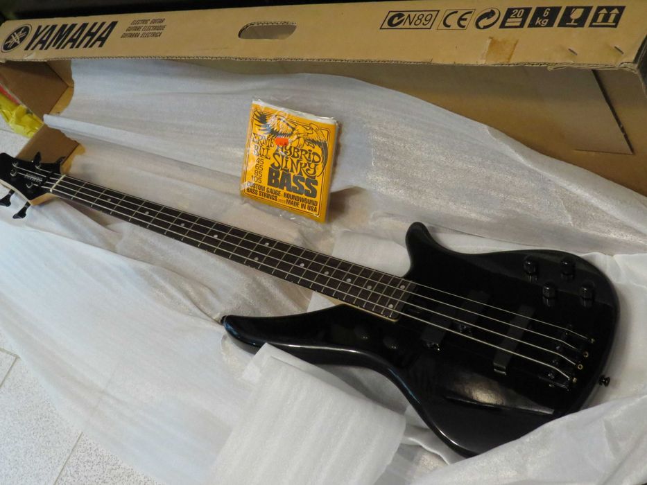 Бас китара Yamaha RBX