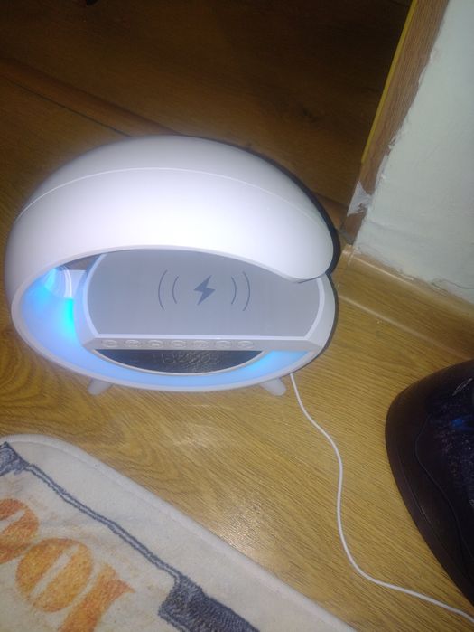 Radio cu ceas cu lampa multicolore