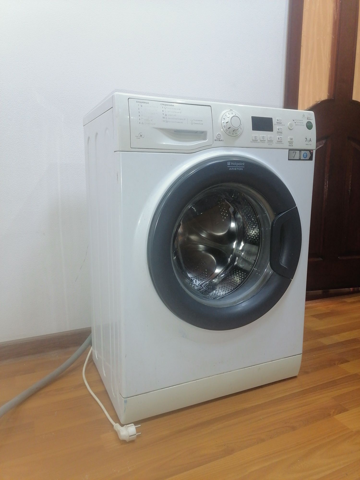 Стиральная машина| Hotpoint Ariston