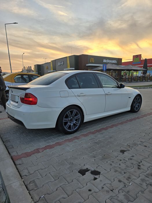 BMW Seria 3 318i - E90 - Alpine White - M Paket