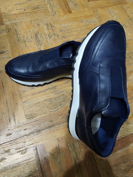 Продается осень зима. Кожаные кроссовки