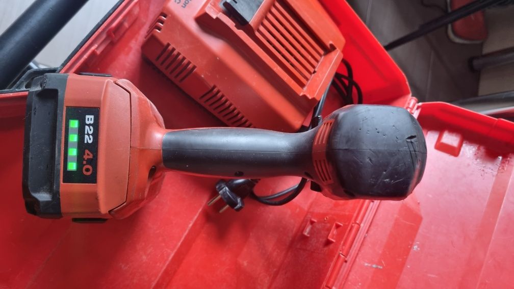 Bormasină hilti profesională