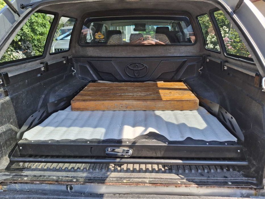 urgent Toyota hilux 2016