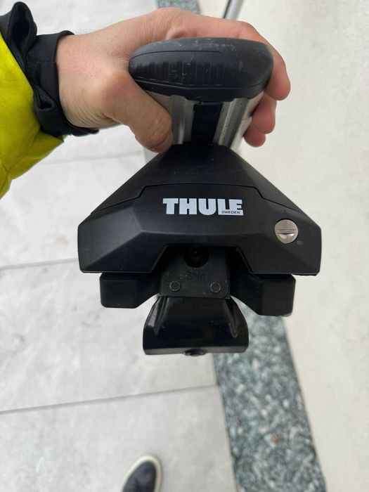 Vând bare transversale Thule Evo Clamp + WingBar Evo