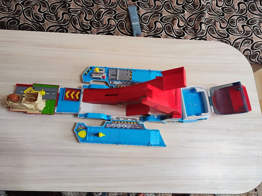 Оригинална голяма база Paw patrol и камион пързалка Paw patrol