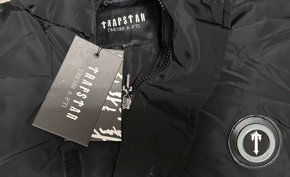 Vând geaca noua de bărbați TRAPSTAR