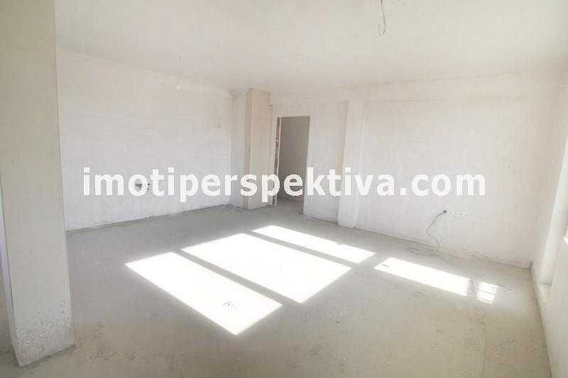 Продава се Тристаен апартамент в Пловдив, Христо Смирненски - 98 кв.м за 1123 €/кв.м - Снимка #2