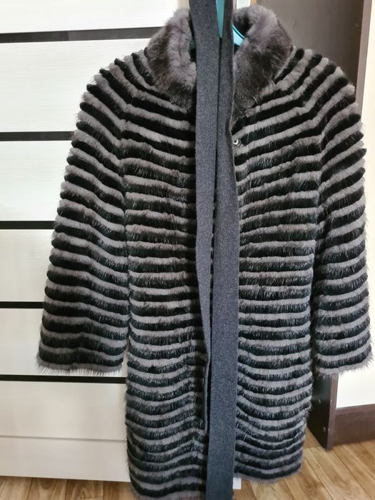 Пальто из вязаной норки