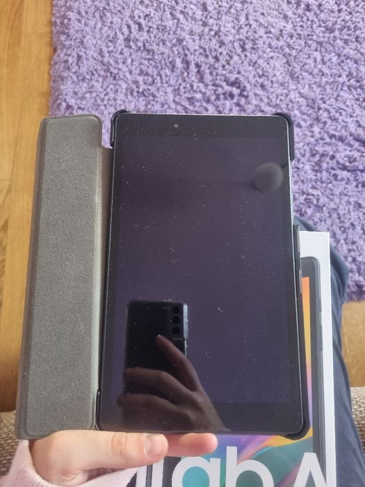 Vând tableta Samsung Galaxy Tab A 2019 8 inch 32GB