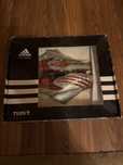 Ghete de fotbal Adidas F50.8 semnate de David Villa