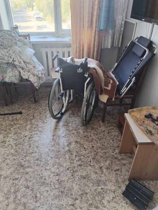Продам новые инвалидной коляски 2шт.