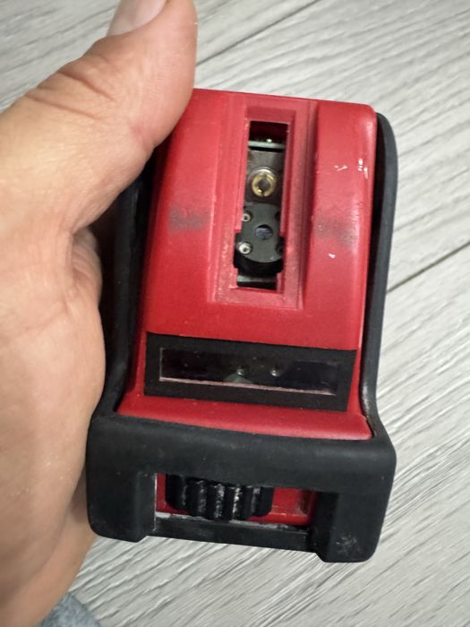 Laser Metrica linii rosii