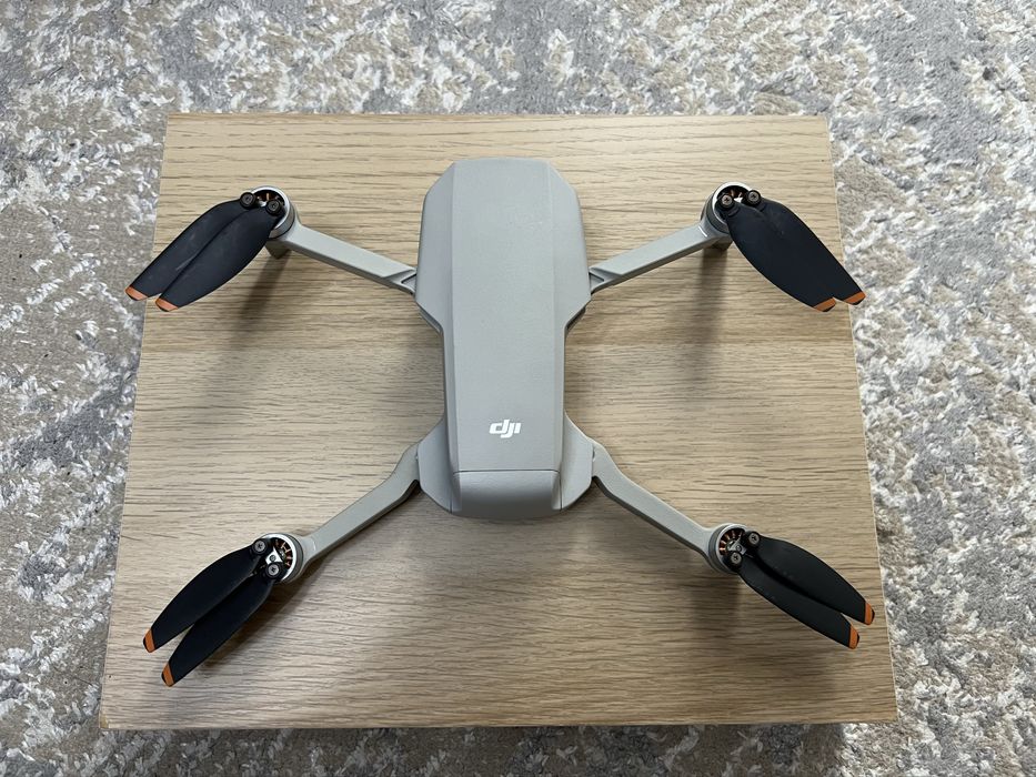 дрон DJI Mini 2 SE