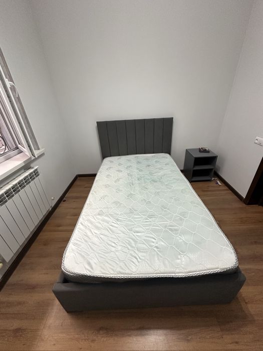Новая кровать + матрас + тумбочка