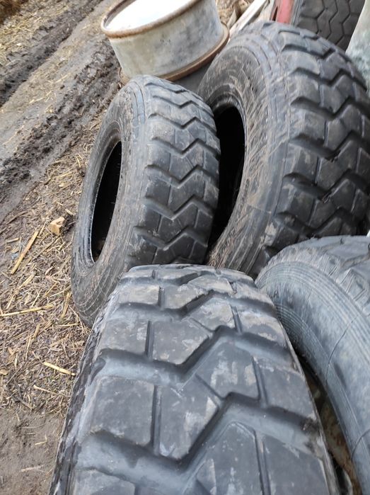 tubeles pt remorca 5 tone și 1100/20 pirelli 825/20 Michelin