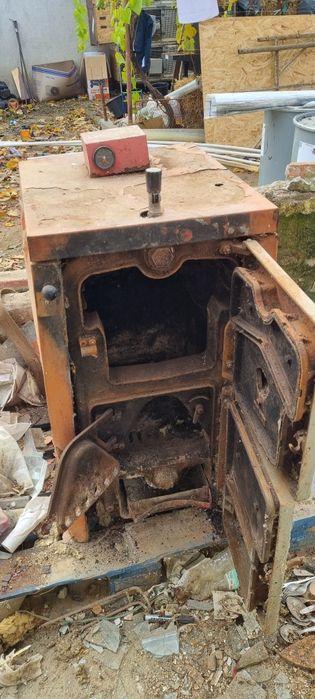 Vând centrală pe lemne Viadrus U22