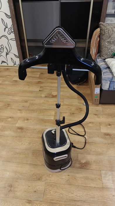 Продам отпариватель .почти новый.удобно отпариват большие вещи.