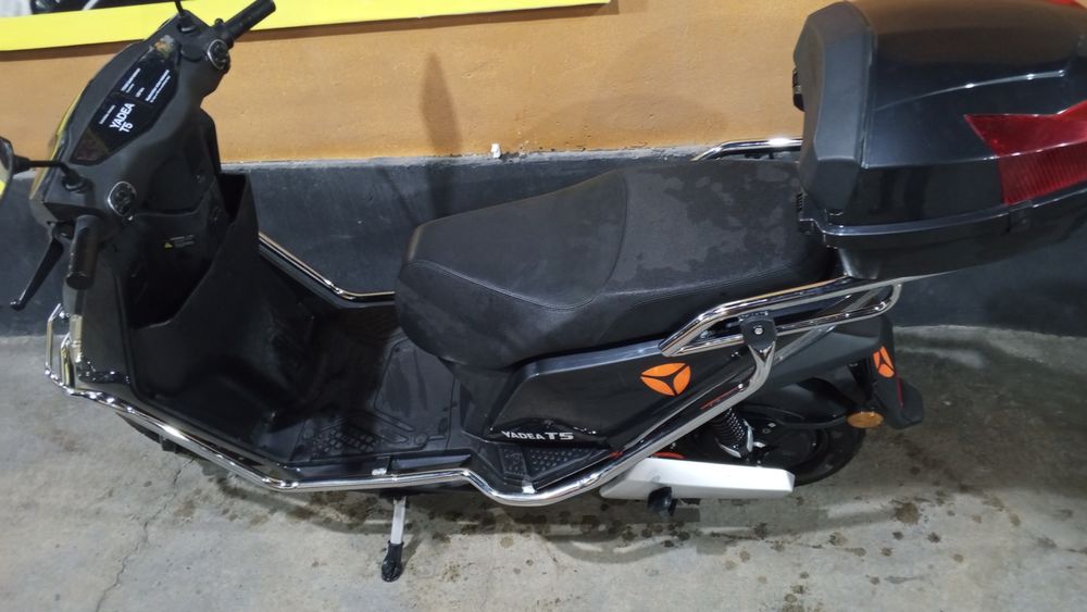 Skuter yadea srochni sotiladi