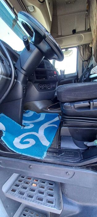 Vînd daf și Mercedes