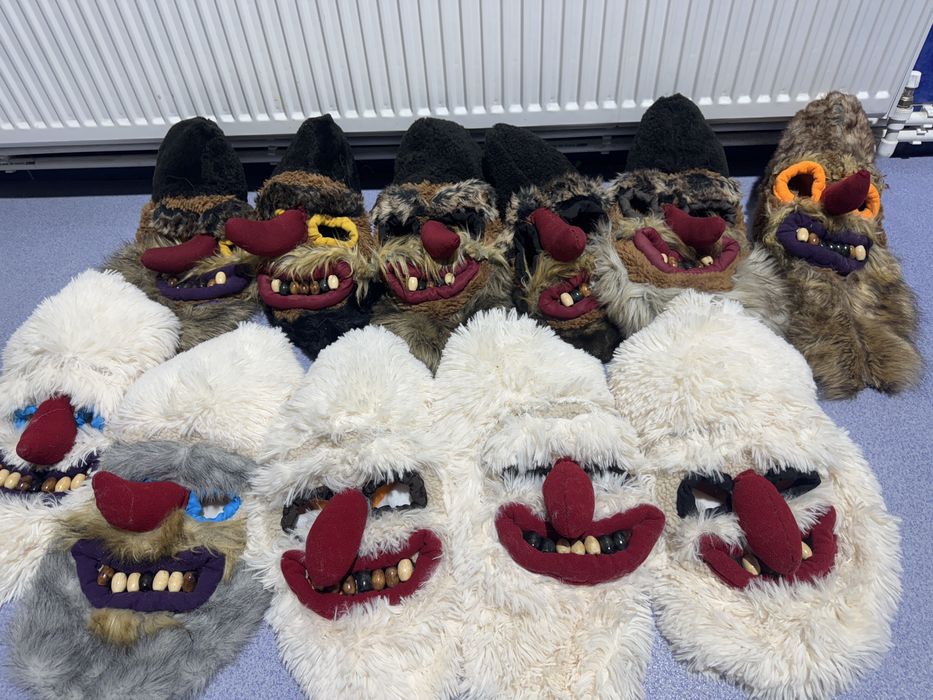 Măști traditionale de anul nou baba/moșneag