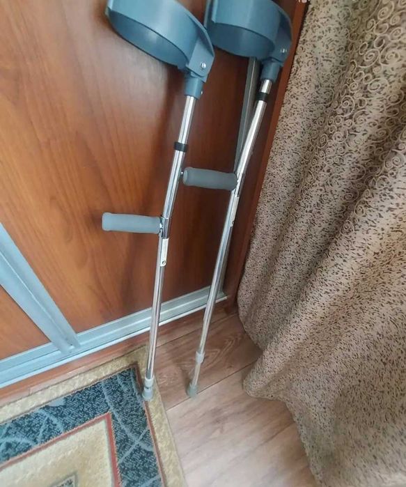 Продам костыли для взрослых