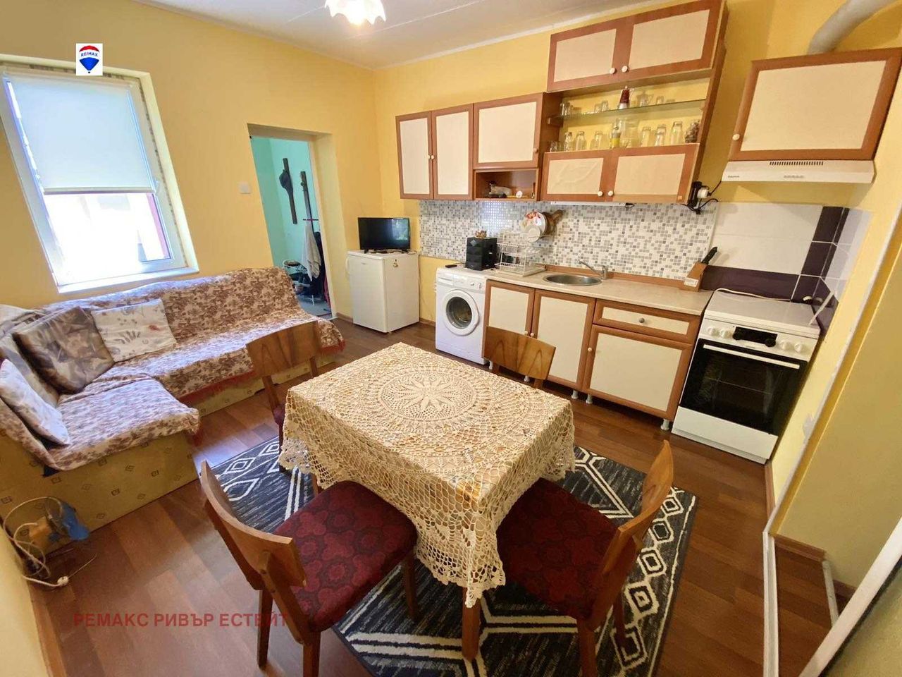 Продава се Къща в Русе, Централен южен район - 38 кв.м за 1145 €/кв.м - Снимка #1