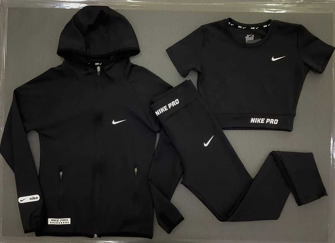 Дамски Екипи Nike