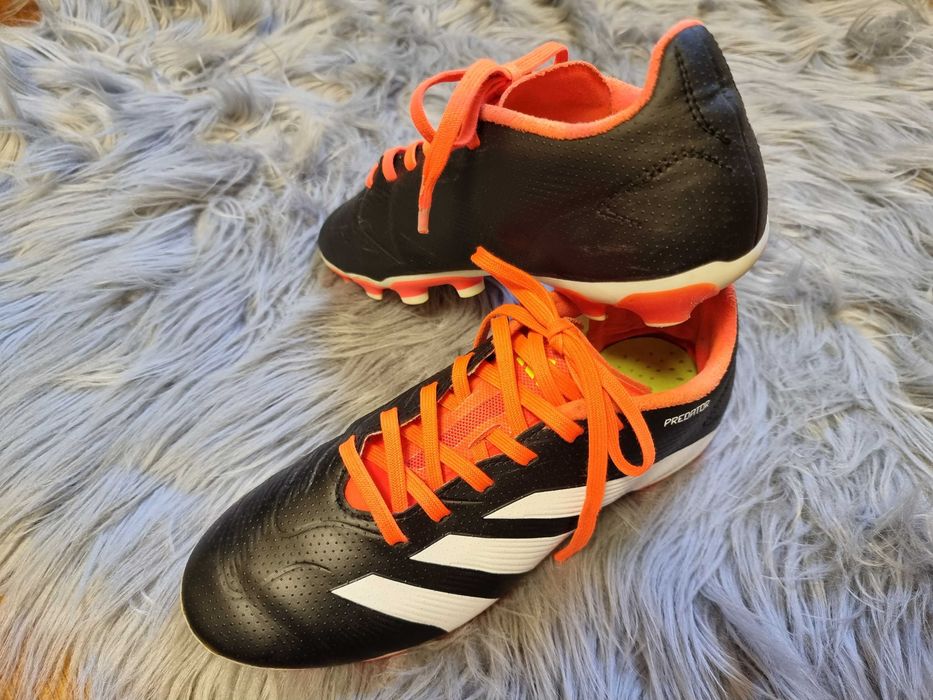 Crampoane fotbal Adidas Predator marimea 36