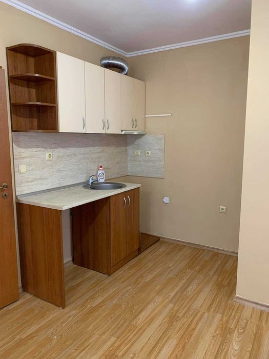 Дава се под наем Двустаен апартамент в Бургас, Център - 55 кв.м за 204 € - Снимка #4