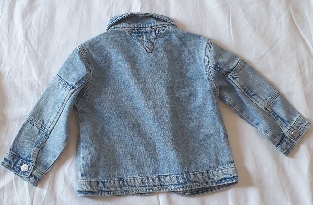 Vand geaca blugi  Zara pentru fetite marimea 80