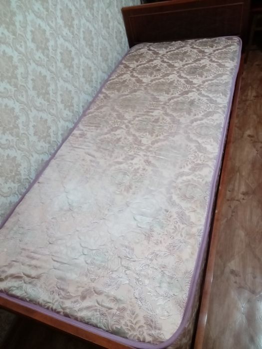 Кровать б/у в хорошем состояние