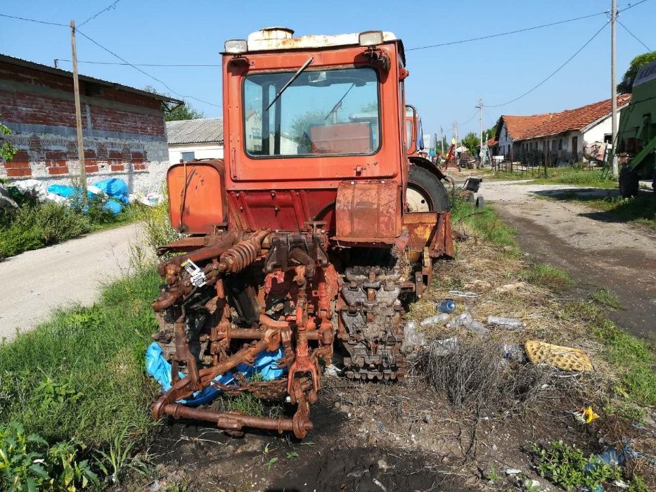 Верижен трактор ДТ 75 , булдозер