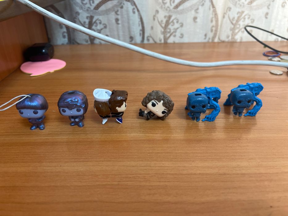 Обменяю фигурки из очень странные дела