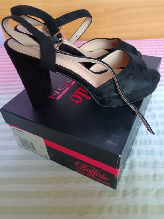 Vând Sandale Damă cu Platforma Mărimea 38 Noi