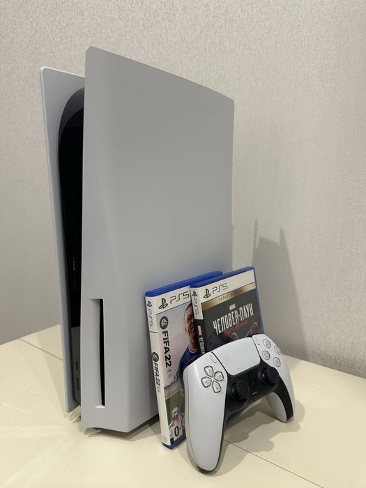 Playstation 5 в отличном состоянии с играми