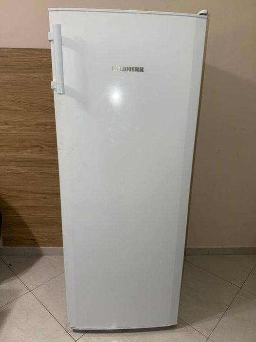 Хладилник с вътрешна камера