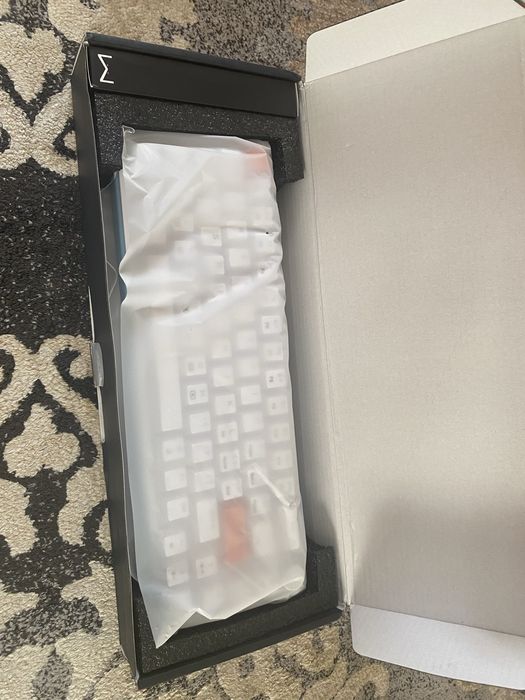 Клавиатура почти новая