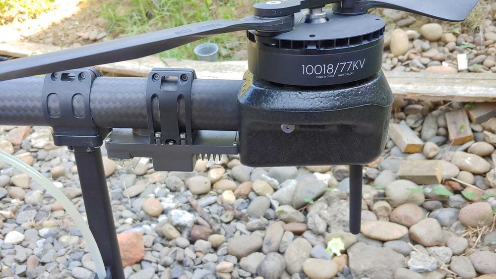 Drona agricola DJI Agras T30 - BONUS: pachet pieste de schimb