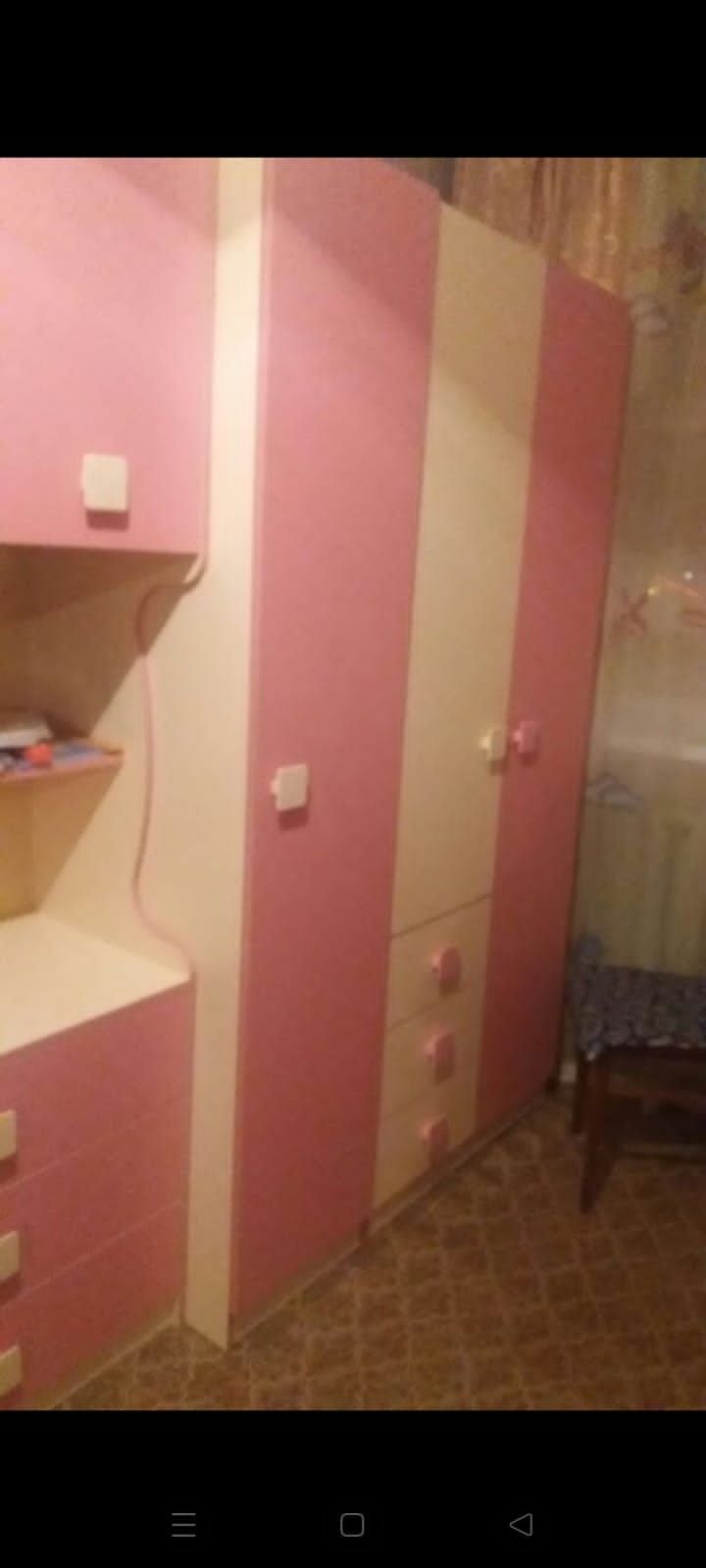 Продам детскую мебель для девочек