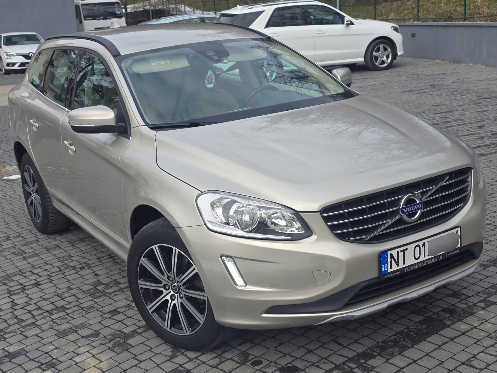 Volvo XC60 2.0d 2016 piele navi senzori recent înmatriculată Ro