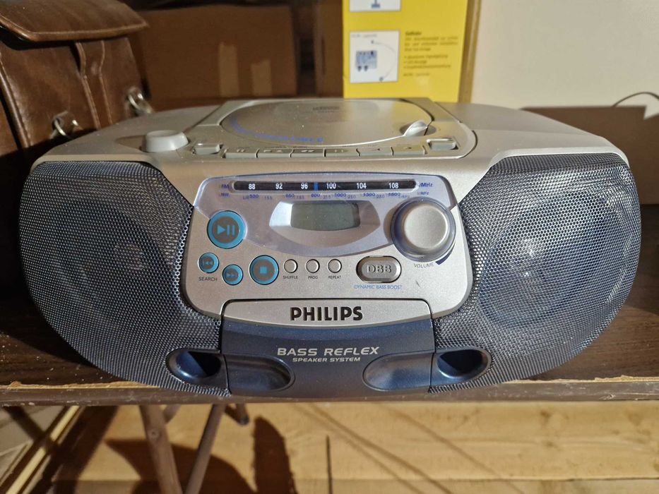 Vand radiocasetofon cu CD Philips