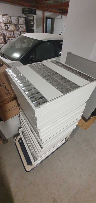 Осветително тяло 60/60/8 см за таван