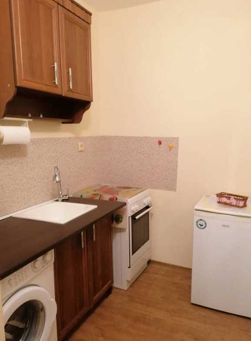 Дава се под наем Едностаен апартамент в Бургас, Меден рудник - зона А - 52 кв.м за 140 € - Снимка #1