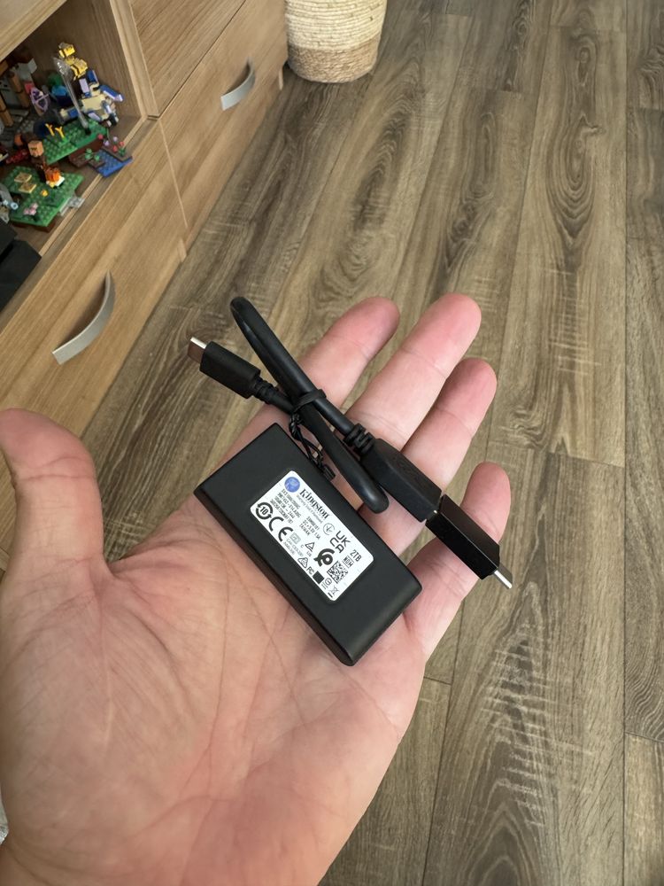 SSD Portabil Kingston 2Terra, 2TB, model XS1000, fara cutie, NOU