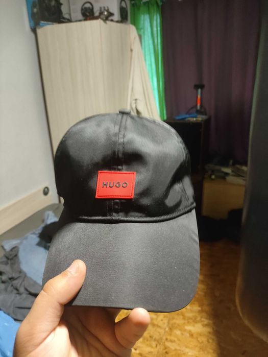 Шапка на Hugo Boss