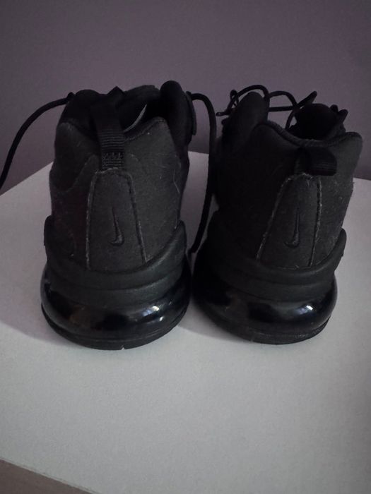 Черни маратонки Nike