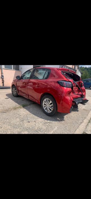 Peugeot 208 2022 1.2 benzina avariat